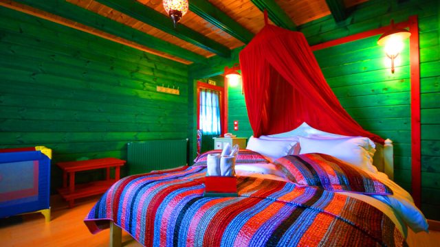 Colours’ Chalet